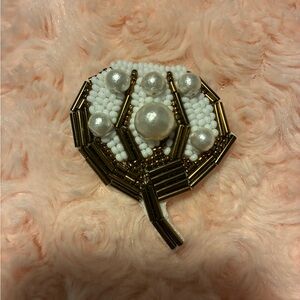 Elegant Beaded Brooch with Pearls🤍